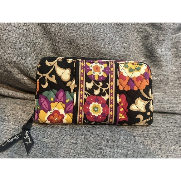 Vera Bradley Zip Around Wallet In Suzani Quilted Compartments - Picture 2 of 9